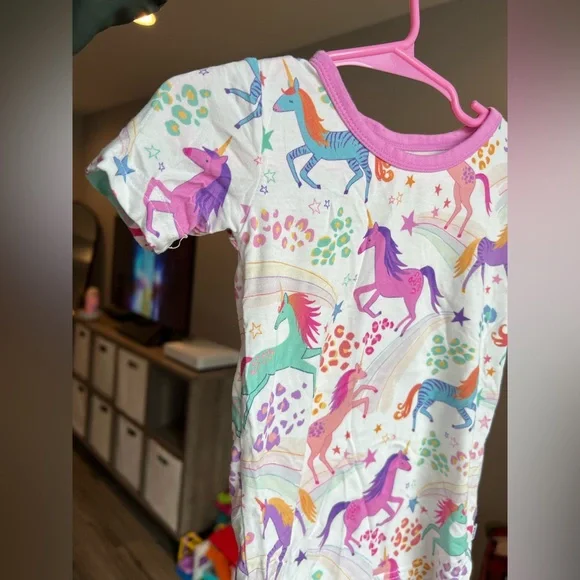 Little Sleepies Unicorn Magic Short Sleeve & Short Pajama Set Size 18-24M GUC - Picture 3 of 8